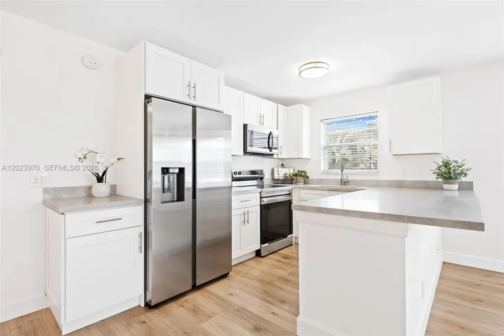 17 Lyndhurst Deerfield Beach FL 33442