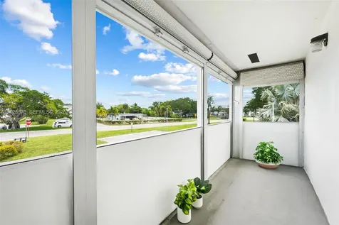 17 Lyndhurst Deerfield Beach FL 33442