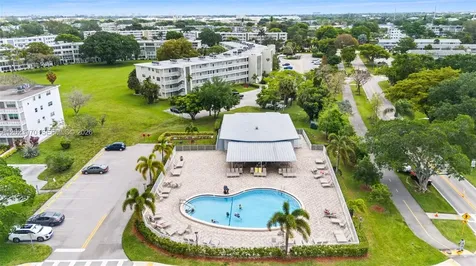 17 Lyndhurst Deerfield Beach FL 33442