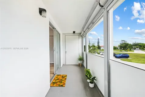 17 Lyndhurst Deerfield Beach FL 33442