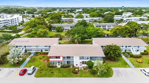 17 Lyndhurst Deerfield Beach FL 33442