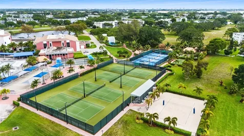 17 Lyndhurst Deerfield Beach FL 33442