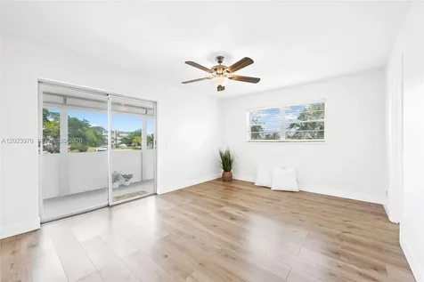 17 Lyndhurst Deerfield Beach FL 33442
