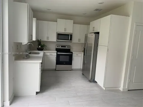 1068 SE 24th Avenue Homestead FL 33035