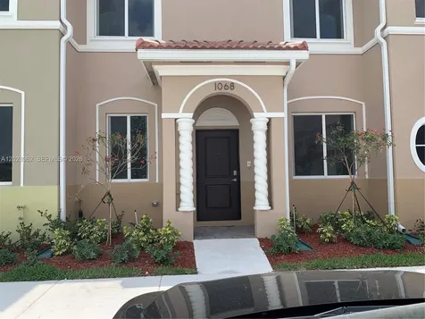 1068 SE 24th Avenue Homestead FL 33035