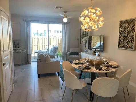 1068 SE 24th Avenue Homestead FL 33035