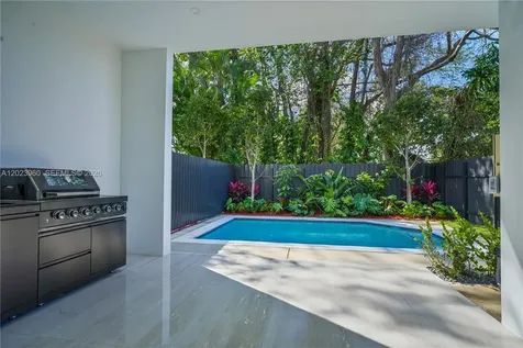 5116 NW 3rd Avenue Miami FL 33127