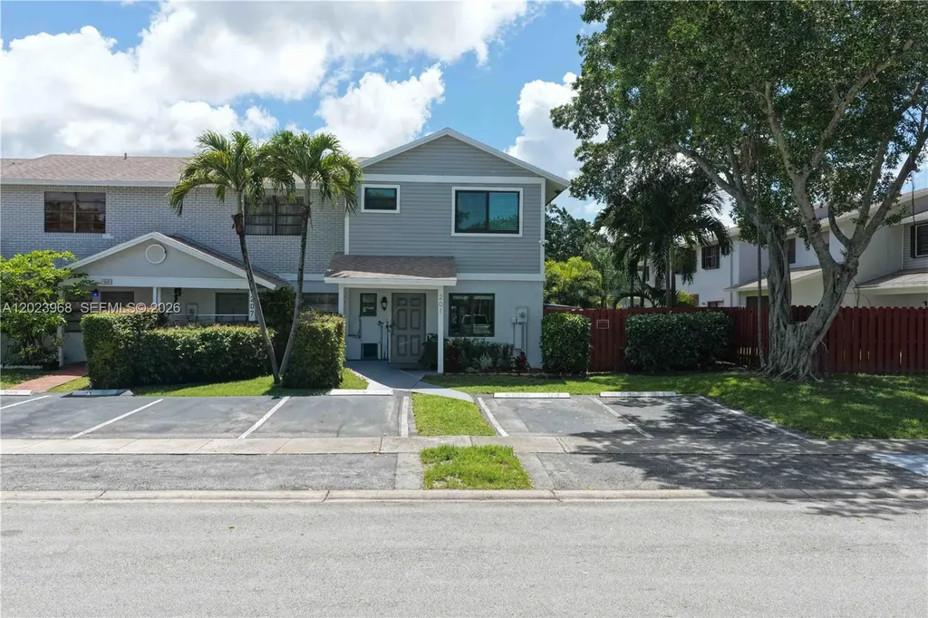 201 NW 106th Terrace Pembroke Pines FL 33026