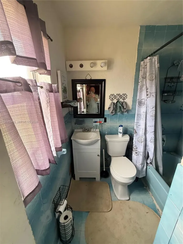 2490 NW 12th Court Pompano Beach FL 33069
