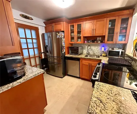211 NE 8th Avenue Hallandale Beach FL 33009