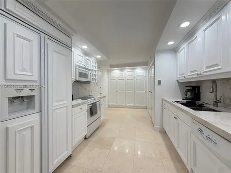 1111 Crandon Boulevard Key Biscayne FL 33149