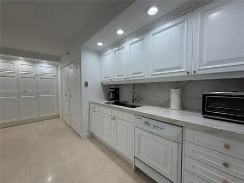 1111 Crandon Boulevard Key Biscayne FL 33149