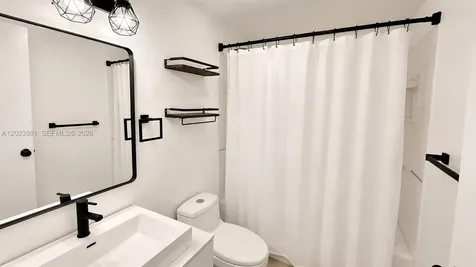 5845 Washington Street Hollywood FL 33023