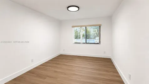 5845 Washington Street Hollywood FL 33023