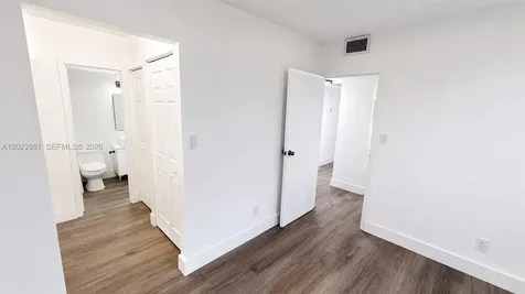 5845 Washington Street Hollywood FL 33023