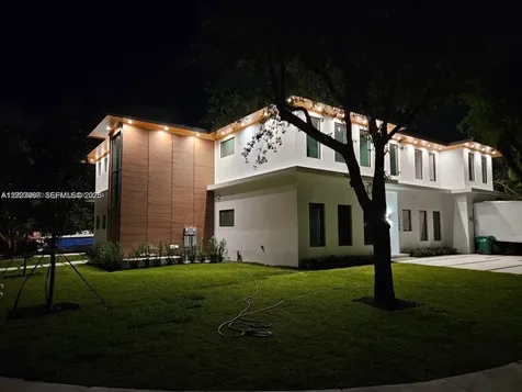 8410 SW 65 Avenue South Miami FL 33143