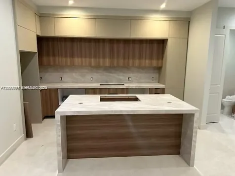 8410 SW 65 Avenue South Miami FL 33143
