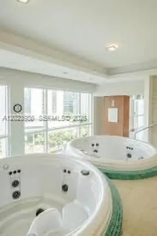 31 SE 5th Street Miami FL 33131