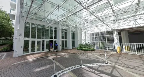 31 SE 5th Street Miami FL 33131