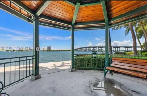 2650 Lake Shore Drive Riviera Beach FL 33404