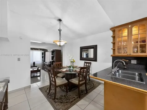 2462 W 65th Street Hialeah FL 33016