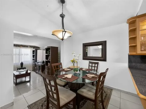 2462 W 65th Street Hialeah FL 33016