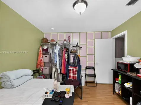 2462 W 65th Street Hialeah FL 33016