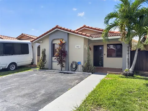 2462 W 65th Street Hialeah FL 33016