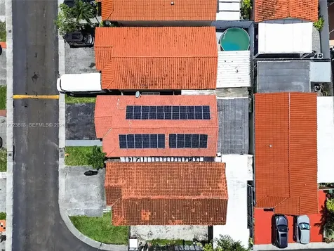 2462 W 65th Street Hialeah FL 33016