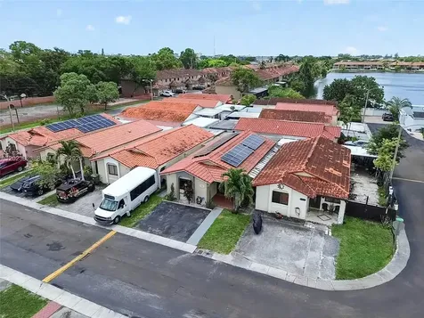 2462 W 65th Street Hialeah FL 33016