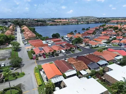 2462 W 65th Street Hialeah FL 33016