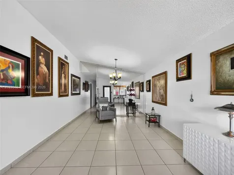 2462 W 65th Street Hialeah FL 33016