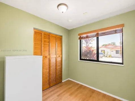 2462 W 65th Street Hialeah FL 33016