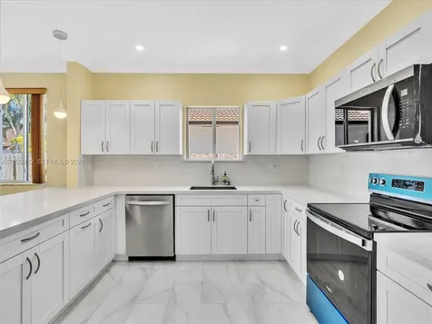 2864 SW 138th Path Miami FL 33175