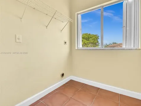 2864 SW 138th Path Miami FL 33175
