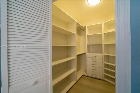 19900 E Country Club Drive Aventura FL 33180
