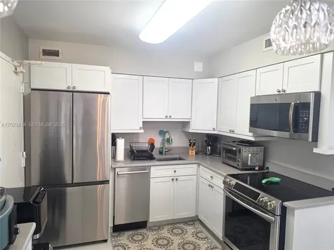 5161 Collins Avenue Miami Beach FL 33140