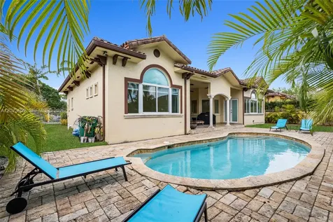 2665 NW 100th Avenue Doral FL 33172
