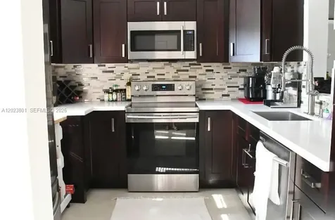 441 SE 3rd Street Dania Beach FL 33004
