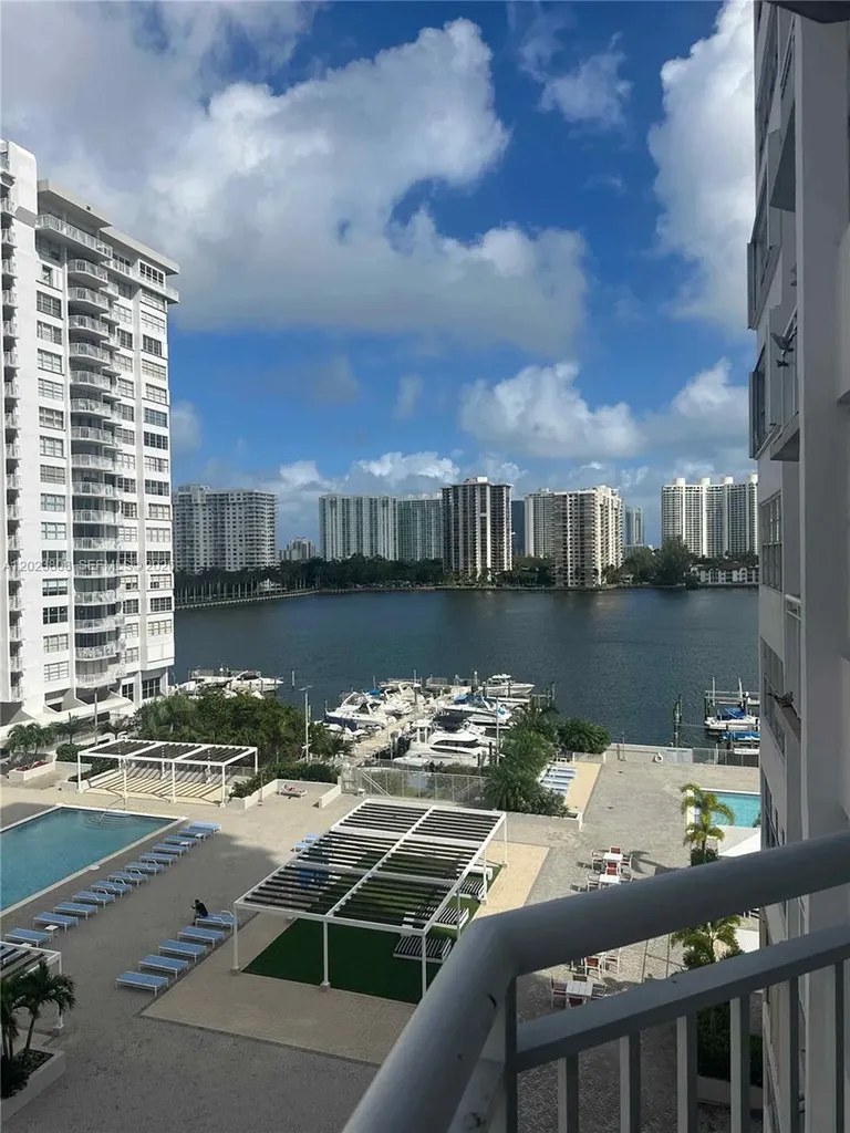 18041 Biscayne Boulevard Aventura FL 33160