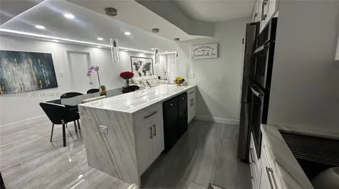 18041 Biscayne Boulevard Aventura FL 33160