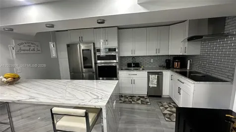 18041 Biscayne Boulevard Aventura FL 33160