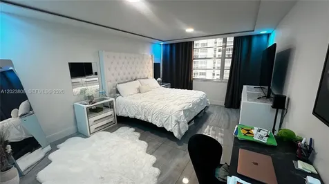 18041 Biscayne Boulevard Aventura FL 33160