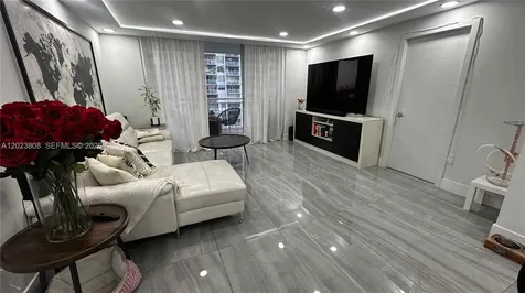 18041 Biscayne Boulevard Aventura FL 33160