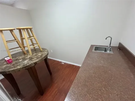 5580 W 16th Avenue Hialeah FL 33012