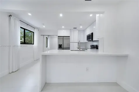 6566 SW 35th Street Miami FL 33155