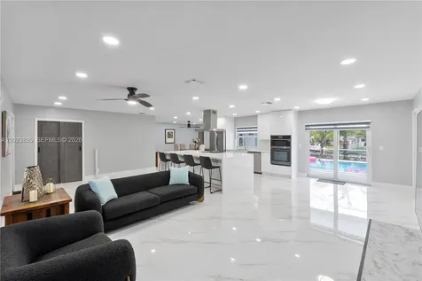 6241 SW 16th Street Plantation FL 33317
