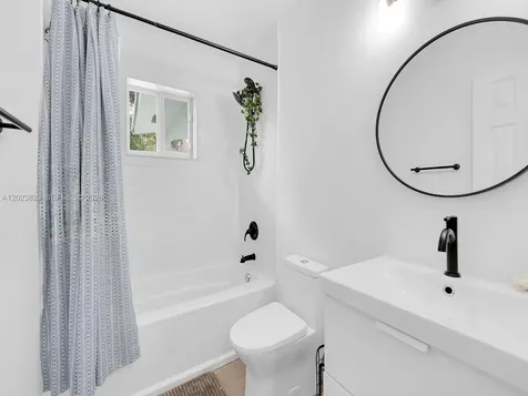 1790 NE 160th Street North Miami Beach FL 33162