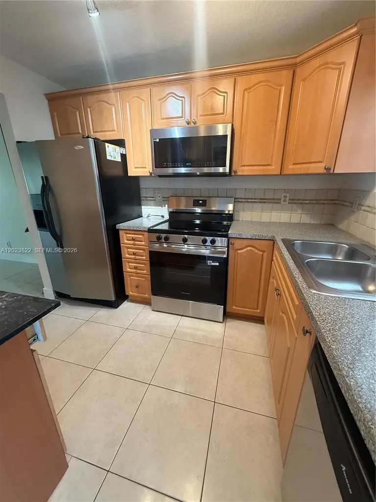 5080 SW 64th Avenue Davie FL 33314
