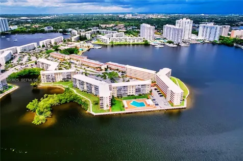 2980 Point East Drive Aventura FL 33160